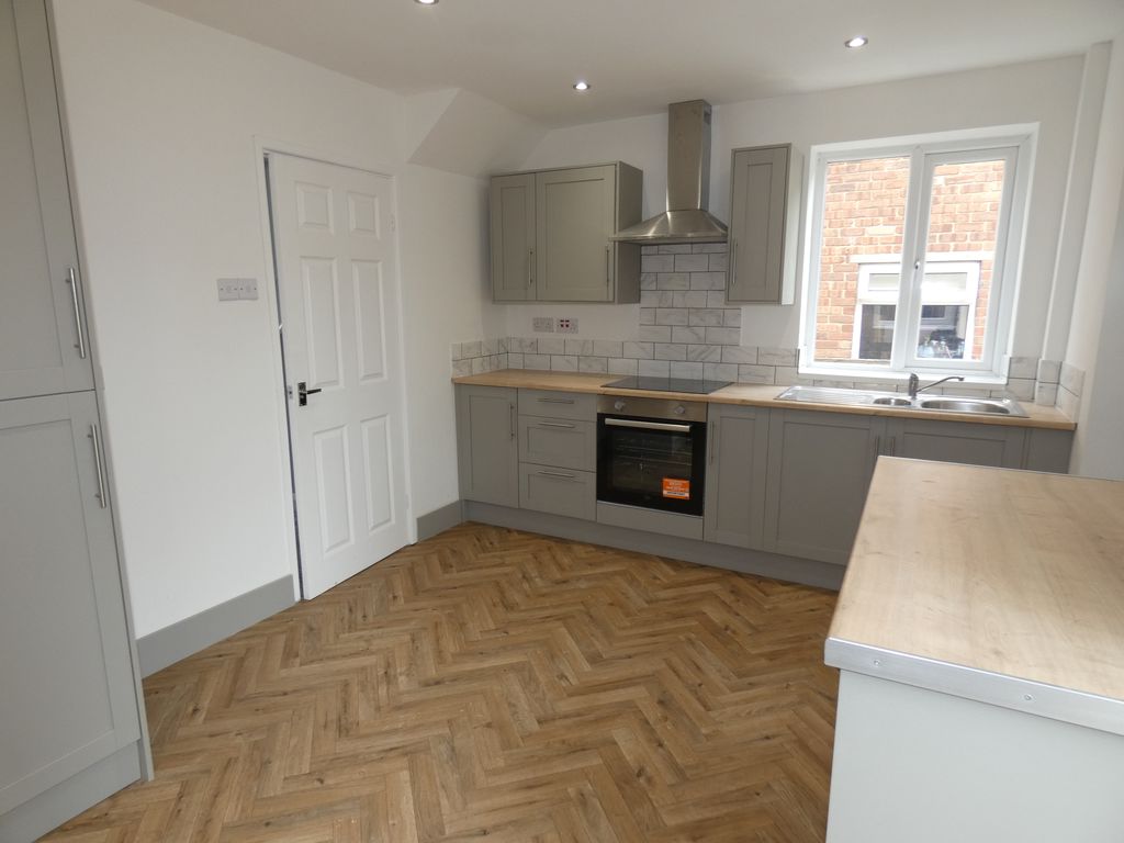 Kitchen- click for photo gallery